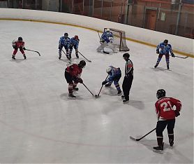 Хоккеисты из Кленовского одержали победу в матче турнира «Золотая Шайба»